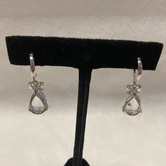 NWOT - Sterling Silver Pear Shaped CZ Bow Necklace, Pendant & Earrings Set - Picture 10 of 14